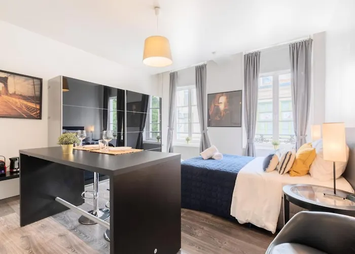 Apartman Vieux - Large Modern And Functional *